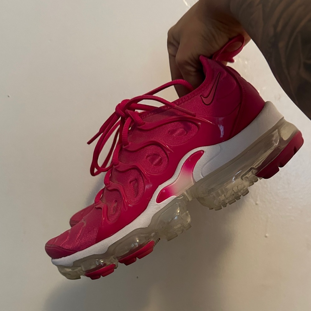 Nike Women's Fuchsia Air VaporMax Plus Sneakers